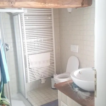 Modern In 65 M² Free Parking Nearby *